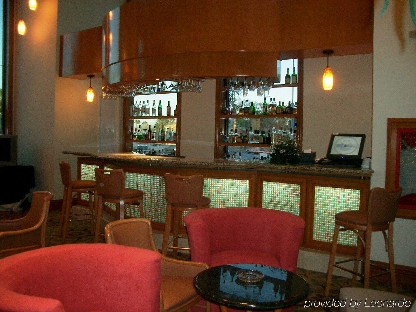 Best Western PLUS Nuevo Laredo Inn&Suites Exterior foto